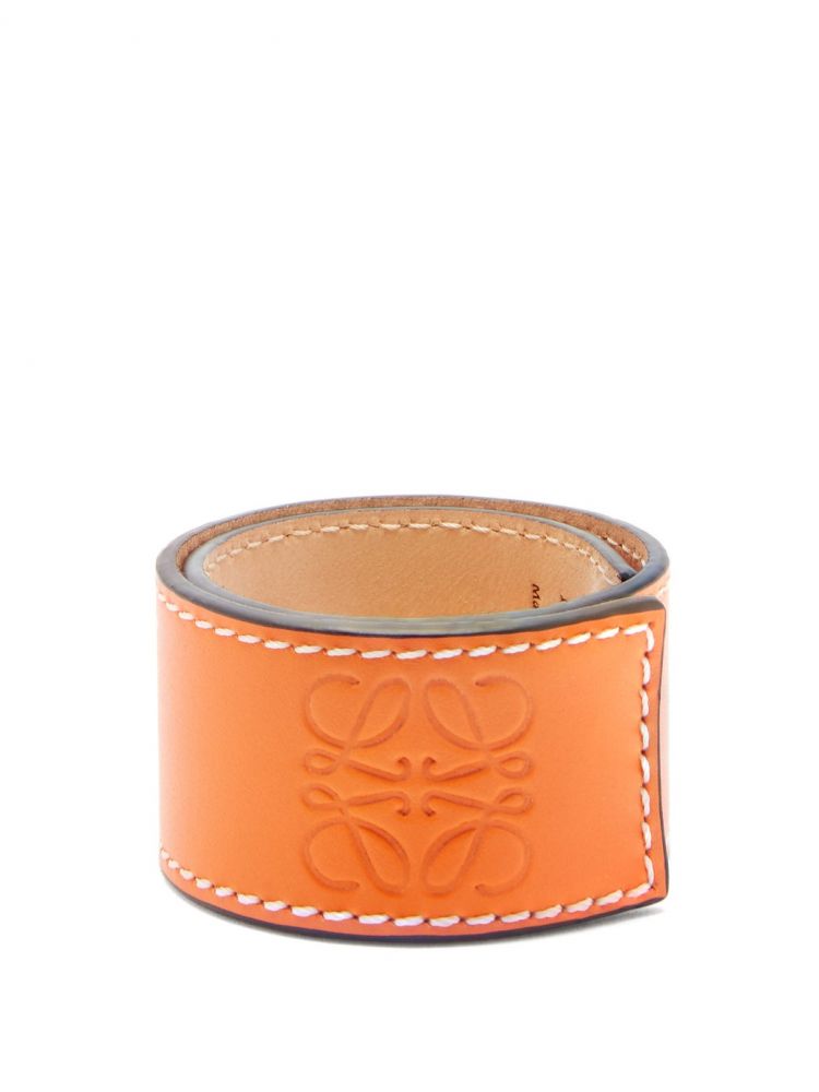 LOEWE Logo-debossed leather snap bracelet 原價 $1,300 | 特價 $910 （Save 30%）