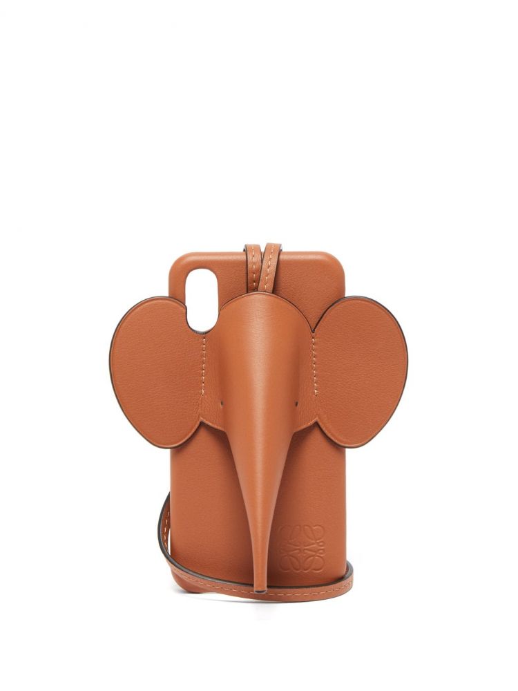 LOEWE Elephant iPhone® XS Max leather phone case 原價 $ 4,150 | 特價 $ 2,490 （Save 40%）