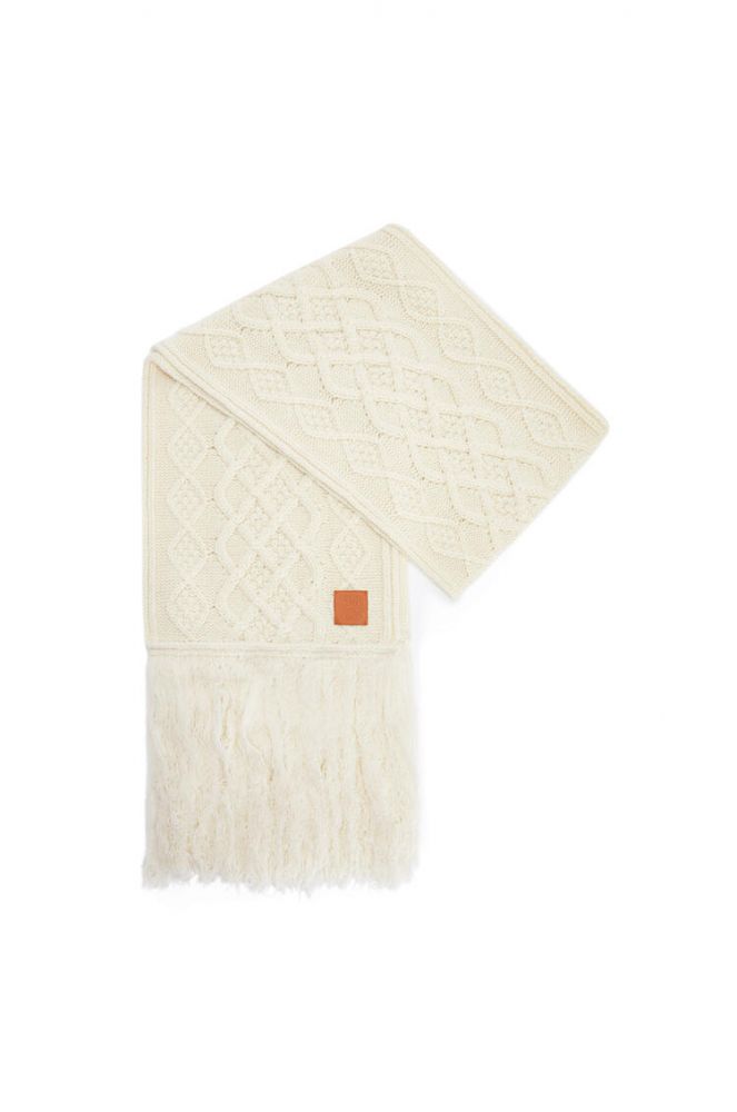 Cable knit scarf in cashmere 原價HK$ 6.450 | 特價HK$ 3.225 