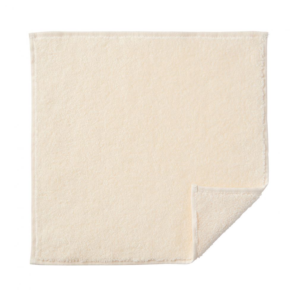 有機棉手巾（售價HK$38) 採用有機棉編織而成，厚度適中，即使重複清洗過後仍然能夠保持柔軟舒適的觸感。加上25×25 cm的小巧設計，特別適合在旅途中攜帶使用！