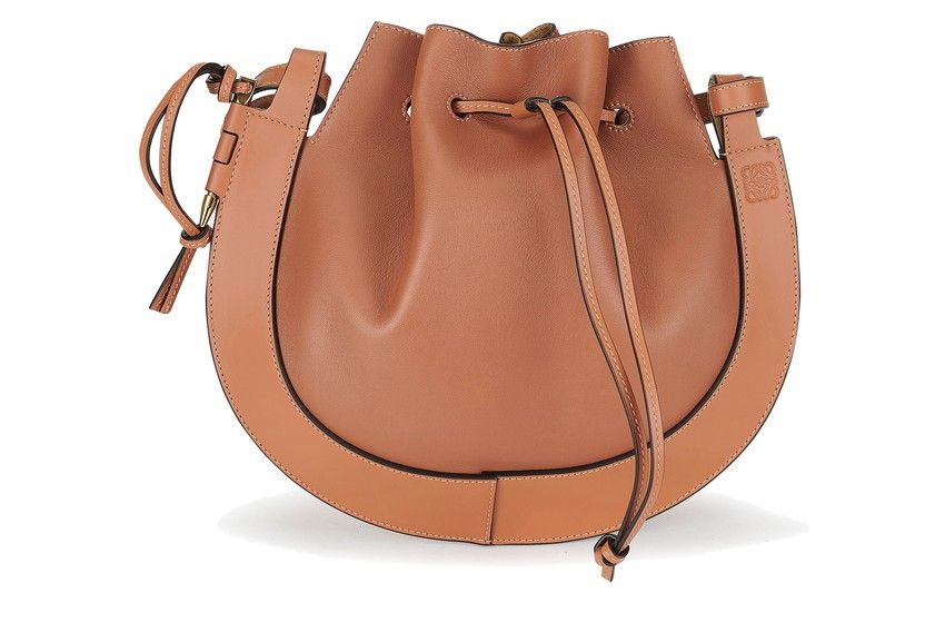 LOEWE Horseshoe bag 原價 HK$15,300 | 特價HK$10,710