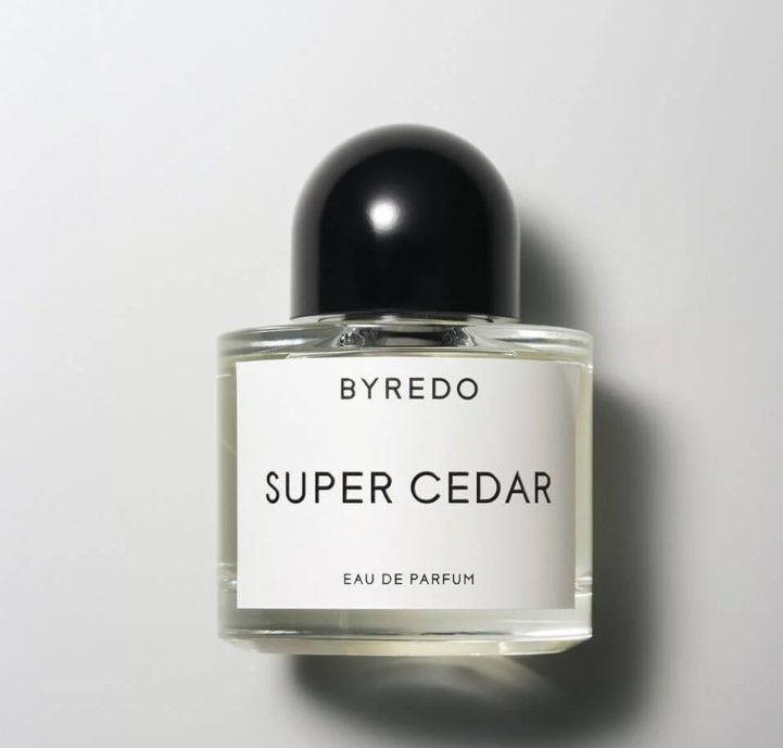 Super Cedar (€127/50ml)：香柏木的木質香調令人聯想起舊時的回憶，而且木質香十分適合冬季使用。