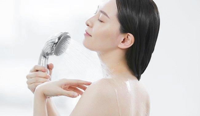 5. 徹底沖乾淨頭髮，避免護髮素殘留在頭髮/頭皮上。