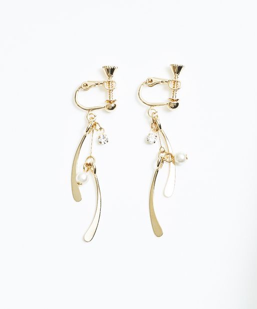  Metal line earrings ¥ 330
