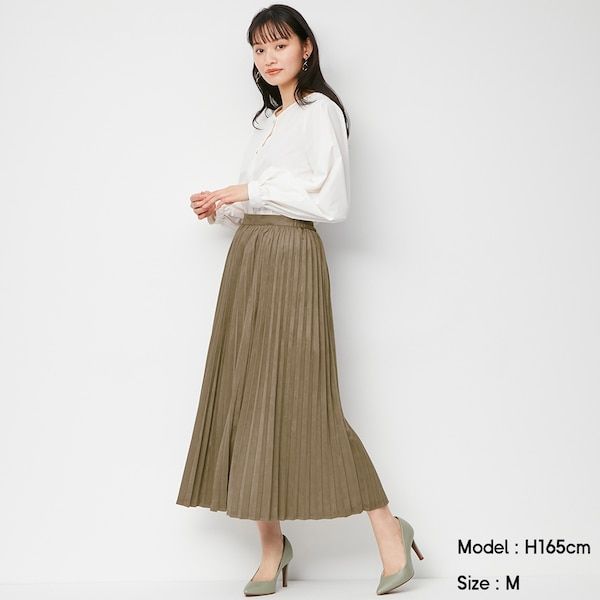 Faux suede pleated skirt (¥2,490+稅)