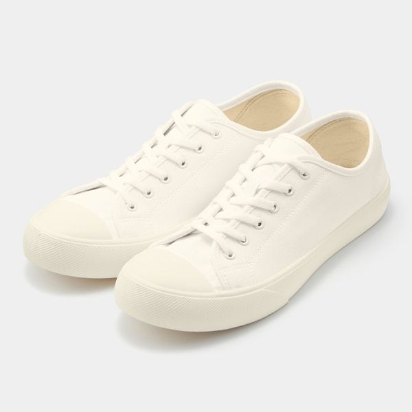 Clean canvas sneakers (¥1,990+稅)