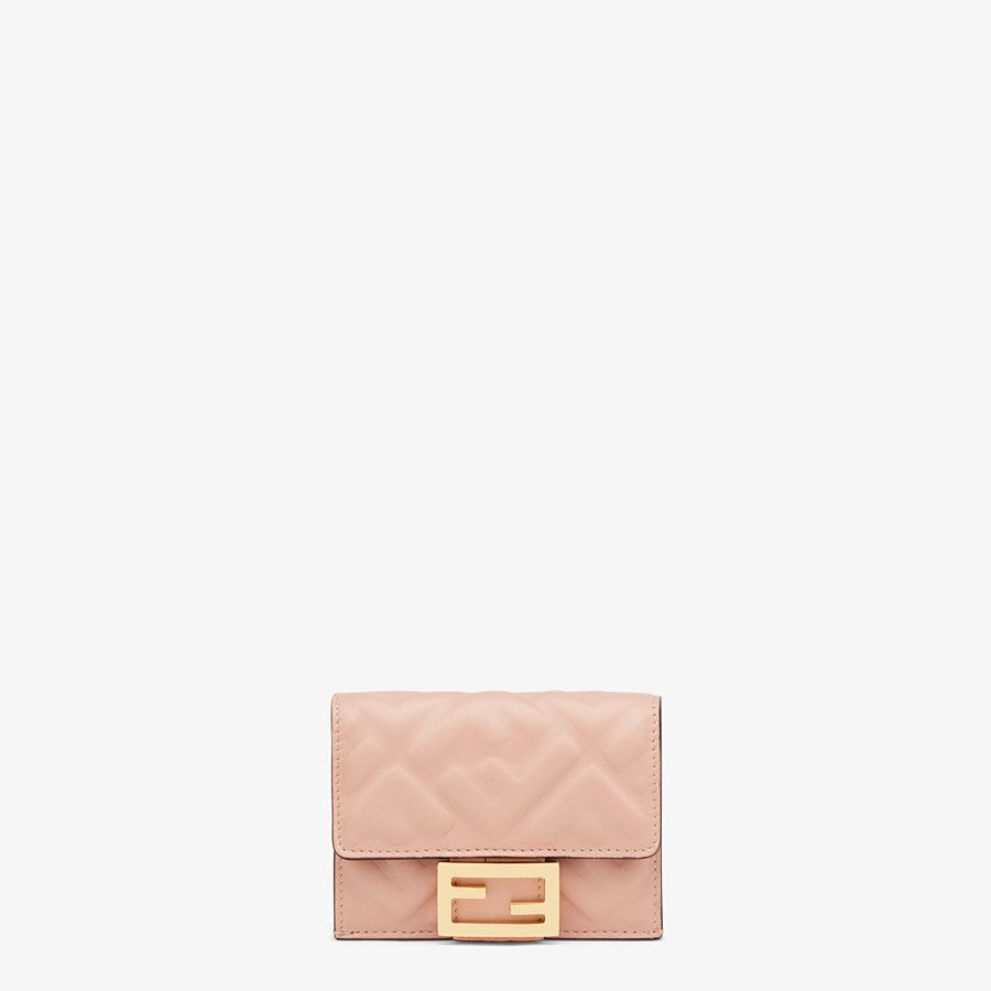 13.FENDI 微型款式三摺疊皮夾粉紅色納帕皮革皮夾HK$ 5,400