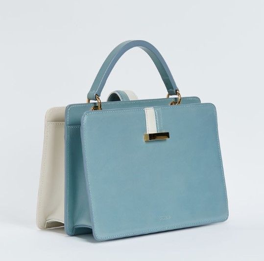 Timetail Two ways Tote (Milky&Blue) in Cow Leather (US$401.65/27 X 18 X 13cm)