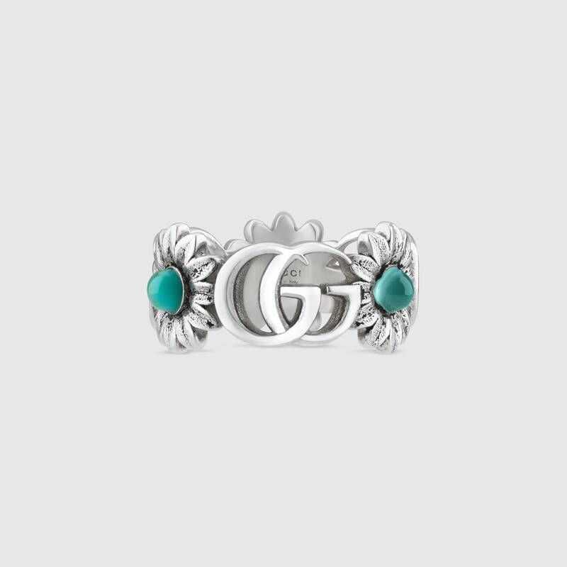 雙G花朵戒指 (HK$3,100)：品牌經典的雙G標誌經過重新演繹，在紋銀戒指中，加入彩色寶石的花朵，令設計更為特別。