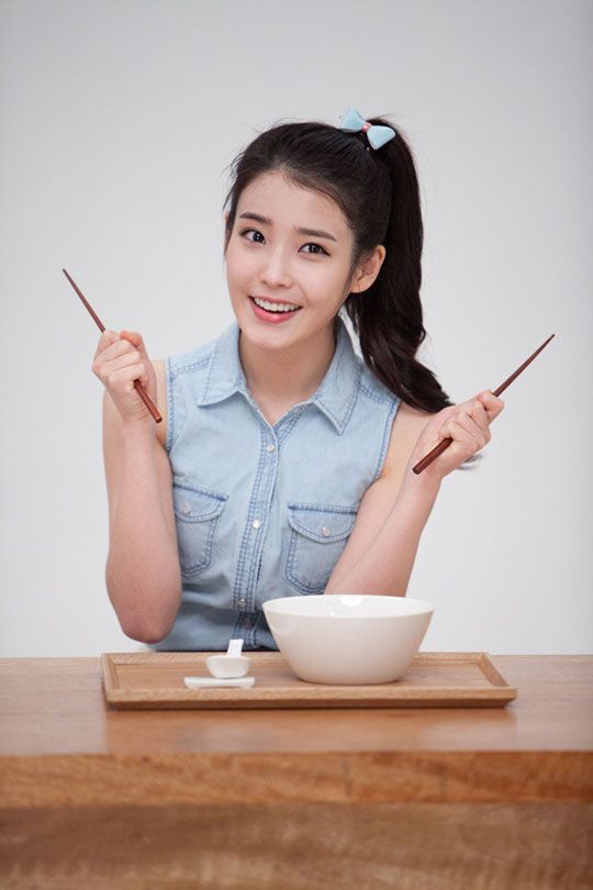 但畢竟韓國的飲食文化之中，主要以蔬菜作為原材料，因此每位韓國人每天都會進食大約600克蔬菜，遠比其他國家的人士為多！所以大部份韓國女生才能夠收穫完美無瑕的牛奶肌膚呢！