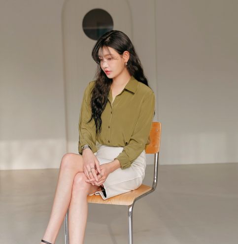  forest silky collar blouse (₩23,800)