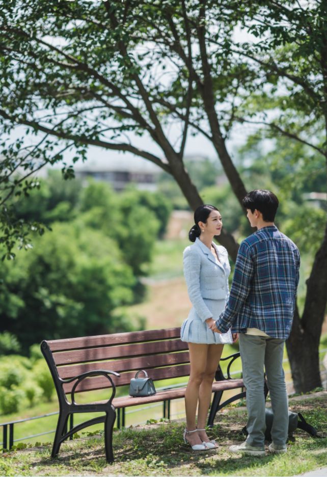 雖然魔羯男性格較為沉悶，但他在生活上所做的打算，其實都是為了未來的生活著想，而且每當發生問題時，都會很輕易地被魔羯男解決，讓伴侶可以在日常生活上沒有太大煩惱。當然，這些也是在拍拖時不會發現的行為，而在結婚後才會慢慢浮現出來的貼心舉動。