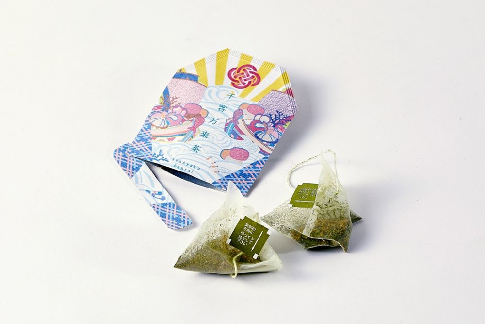 Hana Chaba 以「將一包日本茶葉以花束一樣贈送給朋友」為概念，茶葉有「玉露」、「和紅茶」、「烘培茶」、「煎茶玄米茶」4 種。小祈願茶 $88
