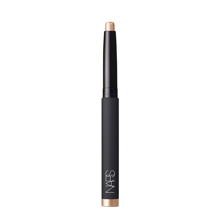 NARS 絲絨眼影筆 (HK$260/淡金色)：絲絨眼影筆順滑易推，加上不易脫色、暈染或溶化，能夠打造持久大眼妝容。