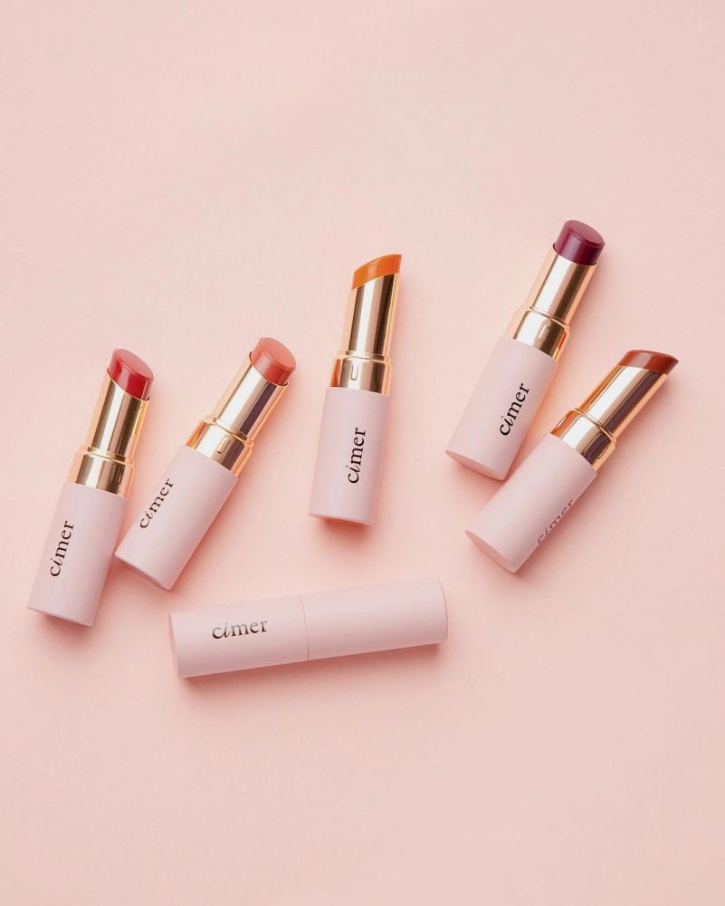 藤田Nicole現年22歲，在模特兒事業有很好的發展，也有自己的化妝品牌。