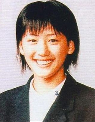  綾瀨遙 綾瀨遙從小到大的外表一直沒有怎麼改變，笑容依然令人心動！