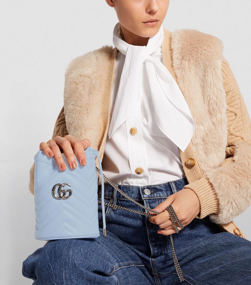 GUCCI Mini Leather Marmont Bucket Bag 網購價HK$7,900 | 香港官網價 HK$ 8.150（96折）