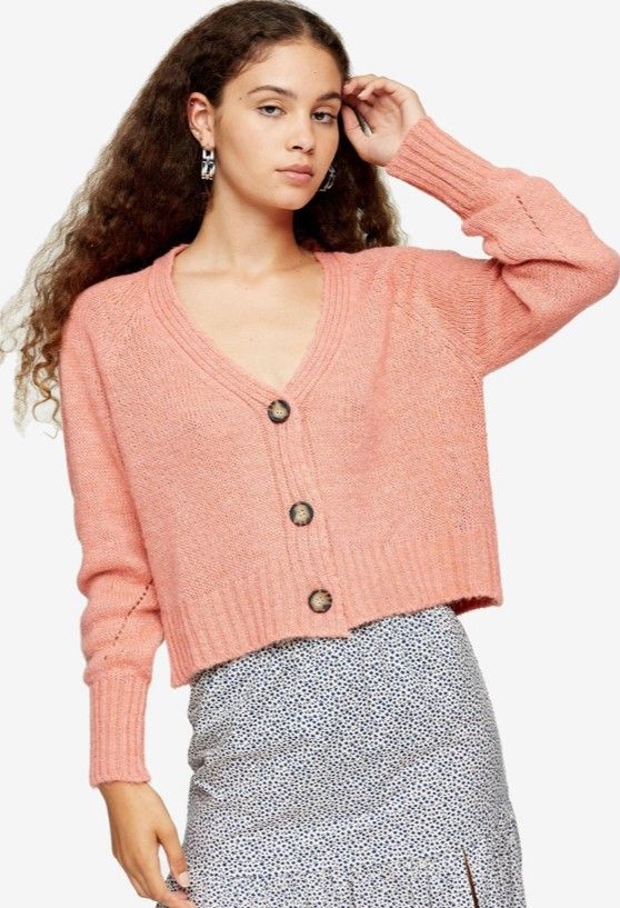 Coral Cropped Knitted Cardigan (原價：HK$420/現售：HK$306.9) 輸入優惠碼【HOTSALE38】便可享有額外62折優惠