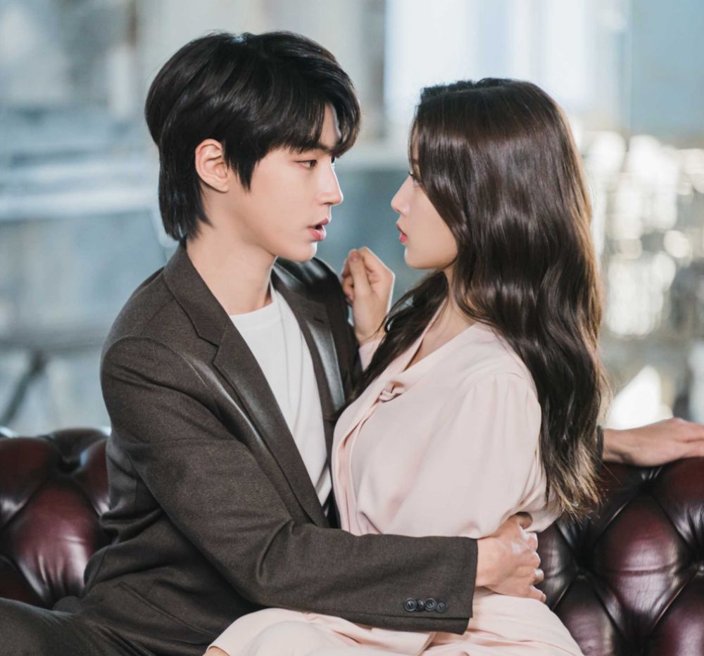 【第3名 摩羯座】不論是面對日常生活或工作上的大小事，還是對待感情關係時，摩羯座都是一個十分謹慎認真的人。他們做事從不輕易半途而廢，特別是在愛情上，基本上他們一直都能保持初心，對伴侶從一而終。