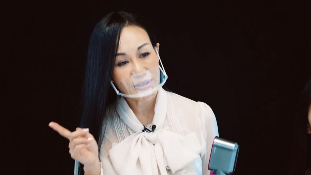 洗頭後，先將濕髮用毛巾包住，放置約20分鐘的狀態便剛剛好，毛巾吸收掉一部分的水分，再進行吹乾便能很快乾透。