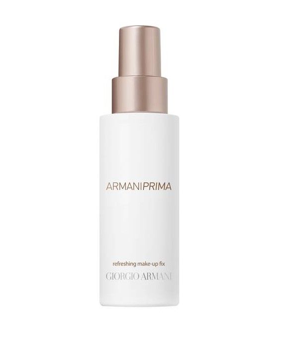 ARMANI Beauty 雪凝光亮肌定妝噴霧 價格以官方為準  蘊含98.5% 天然萃取物、透明質酸、五月玫瑰花水等成份，有保濕和瞬間提亮的效果。