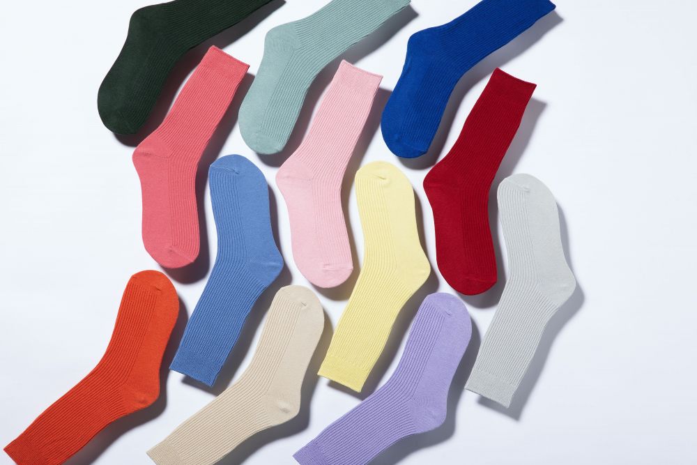 男女通用50色襪子 (原價：HK$79/4對 | 現售：HK$59/4對)