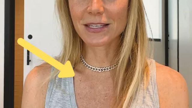 影片可見，Gwyneth Paltrow習慣不塗抹防曬的部位，如頸部及胸前位置曬斑明顯。