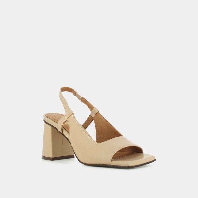 HEELED SANDALS AND SQUARE TIP in beige leather ‌｜HK$1400
