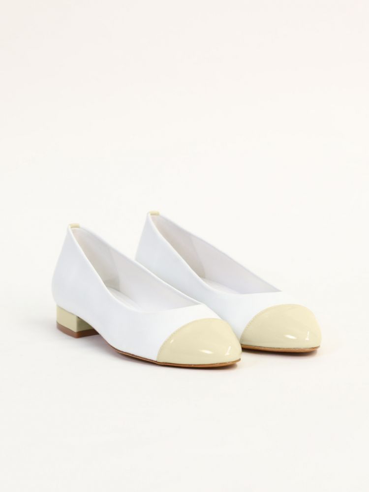 White leather and beige patent leather ballet flats ｜€235