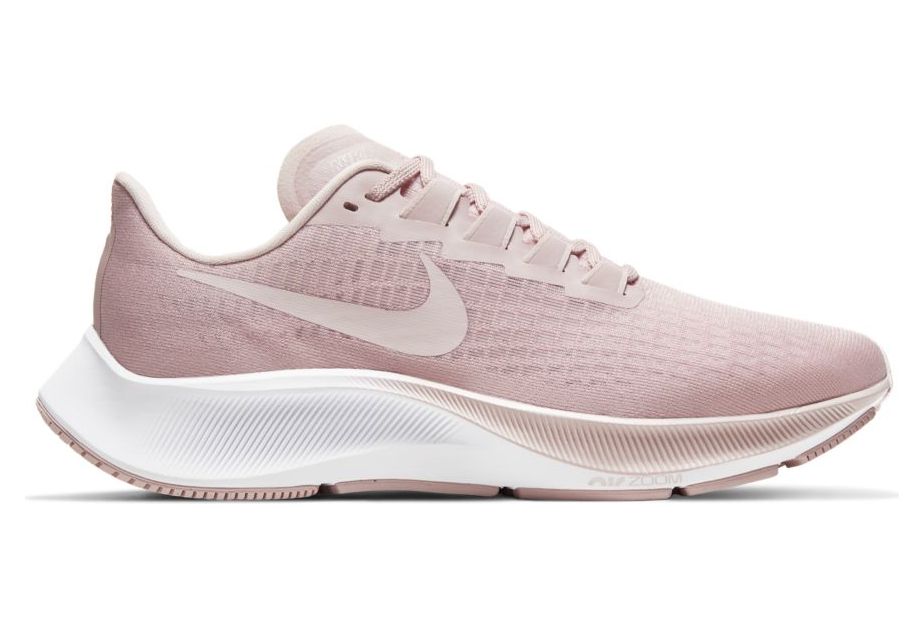 Nike Running Air Zoom Pegasus 37 trainers in pale pink (原價：HK$804.13/特價：HK$562.43)