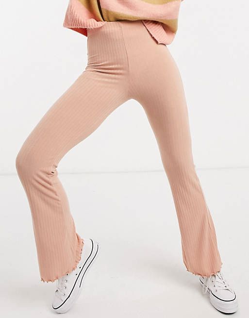 Miss Selfridge ribbed flared trousers in pink (原價：HK$201.06/特價：HK$90.48)