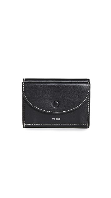 Vasic Flap Mini Mini Wallet原價HK$2,057.83 | 特價HK$823.13；日本官網售價 ¥26,400（未連稅）折合約港幣$1883。