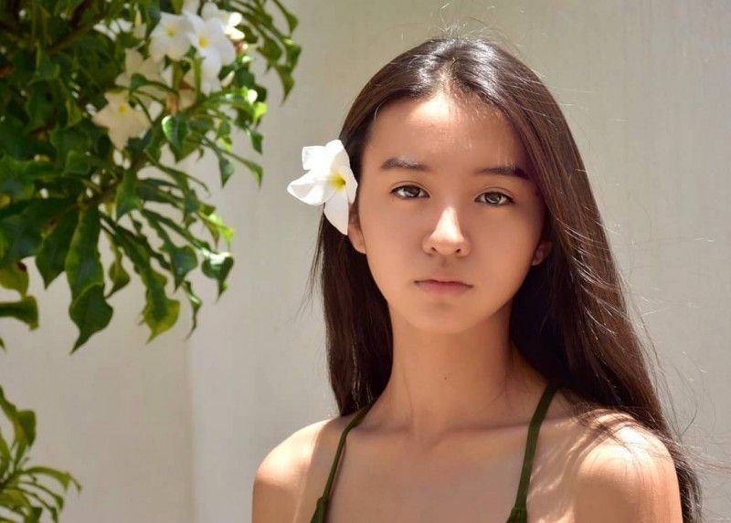 【5. 木村光希】被公認為「日本最美星二代」的木村光希，經常以與年紀不相符的顯老妝容打扮示人。