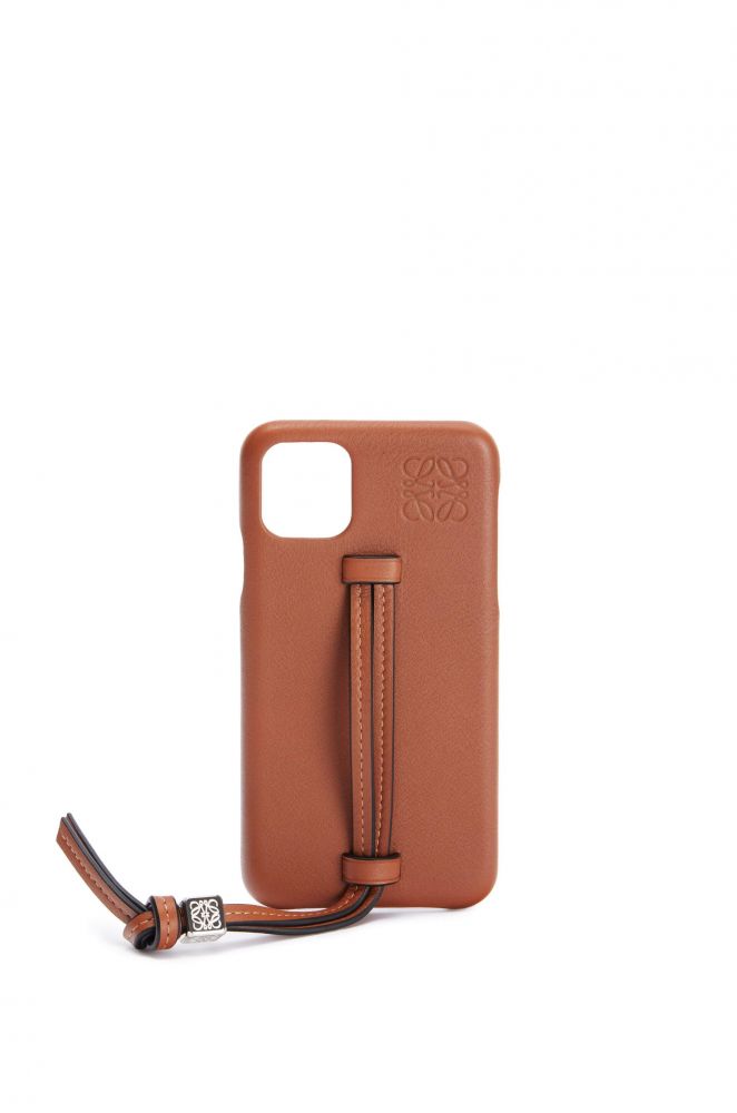 經典小牛皮 iPhone 11 腕帶手機殼（棕褐） 原價HK$ 3,150 | 特價HK$ 2,205