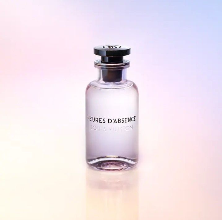 Louis Vuitton HEURES D'ABSENCE｜HK$ 2,200/100ml：Louis Vuitton的茉莉香水，以格拉斯清香嬌美的花卉作為主調，除了茉莉外亦有著五月玫瑰的香氣，喜歡花香的女生不能錯過。