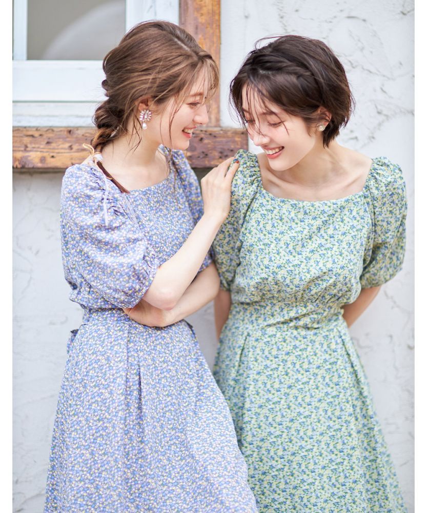 Shirring volume sleeve flower print dress with waist ribbon｜4,900円