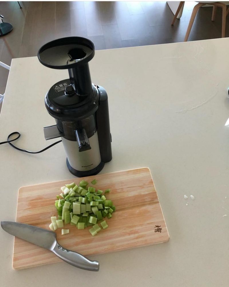 西芹汁：有助去水腫，如果Rinka有時太水腫的話會把西芹汁當作晚餐，然後第二天早上便能擁有纖瘦的身體。