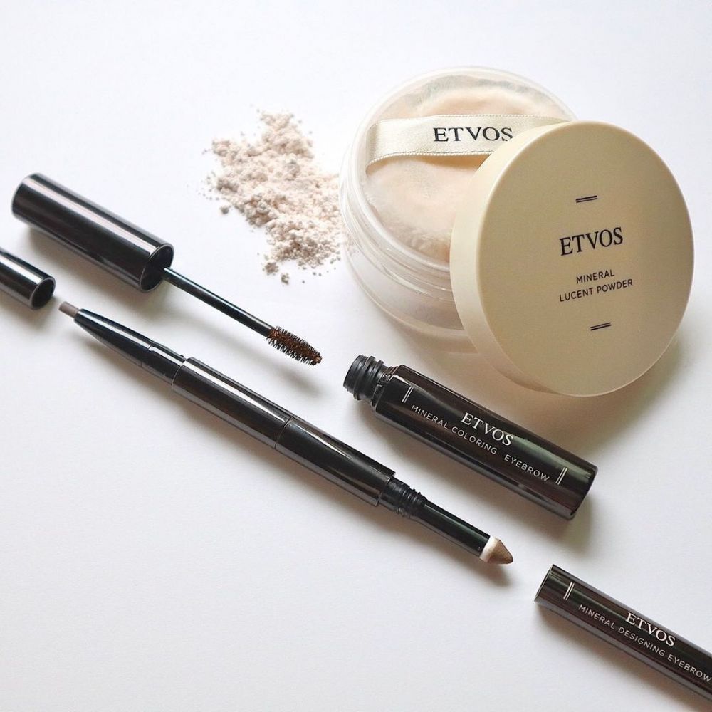 日本女生特別喜歡使用養膚型散粉，所以ETVOS的礦物型散粉受到不少女生歡迎。