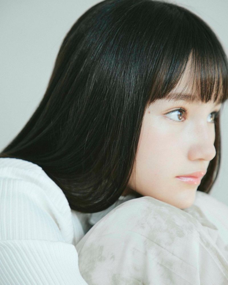 最近，日本一名年幼的空靈少女登上當地著名雜誌《PLEASE15》後，而在模特兒界爆紅！