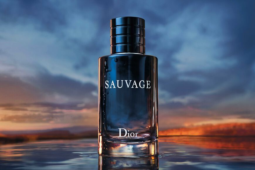 [TOP 1] Dior SAUVAGE｜US$/100ml：第1名就是Dior的Sauvage淡香薰，有著柑橘香氣、琥珀、欖香脂等木質香氣，鮮明易辨的香氣具有標誌性，從清新至木質香都有～