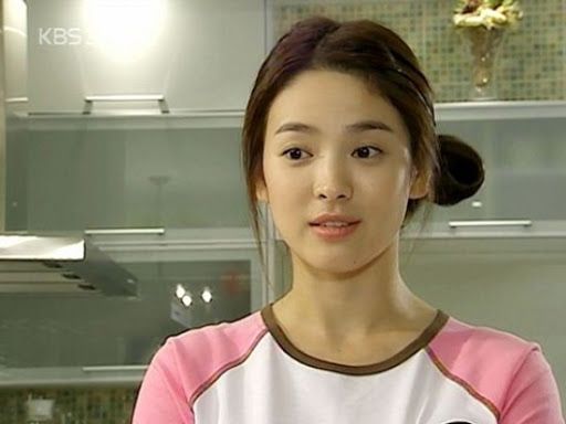 2004年拍攝《浪漫滿屋》在亞洲地區掀起韓流熱潮