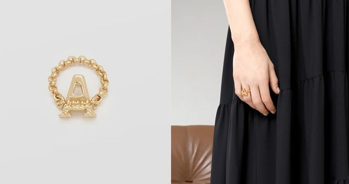 Chloé  Alphabet ring in brass  HK$ 2,200