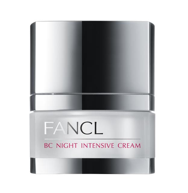 FANCL 逆齡再生精華霜 20g/HK$950 來自FANCL的這瓶精華霜蘊含「水解黑豆精華」及「水解膠原蛋白」等珍貴成分，能夠促進肌膚膠原的再生，幫助減淡皺紋，同時滋潤亮澤肌膚。