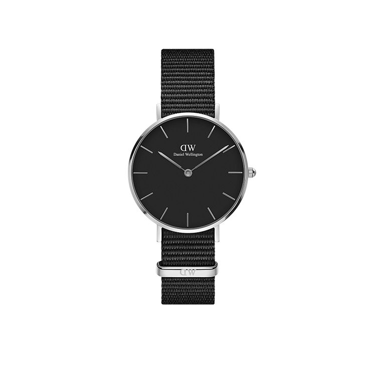 7. Daniel Wellington Petite 32 Cornwall Silver Black Dial Watch 原價 HK$1180 | 特價 HK$450 