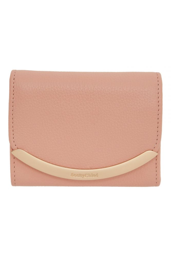 SEE BY CHLOÉ Pink Lizzie Compact Trifold Wallet 原價 HK$ 1490 | 51% OFF 優惠價 HK$ 730