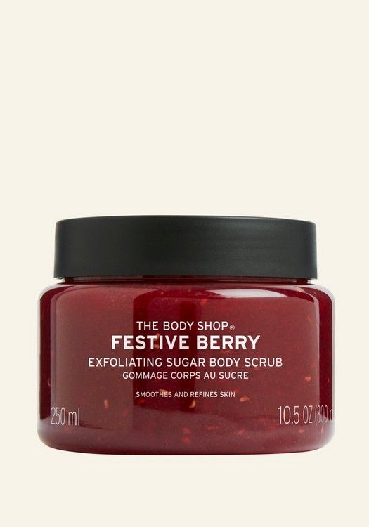 甜蜜野莓身體磨砂｜HK$219／250ML：野莓身體磨砂蘊含來自北美洲的野莓籽油，能去除角質及老化死皮外，亦能令肌膚變得柔嫩細緻。