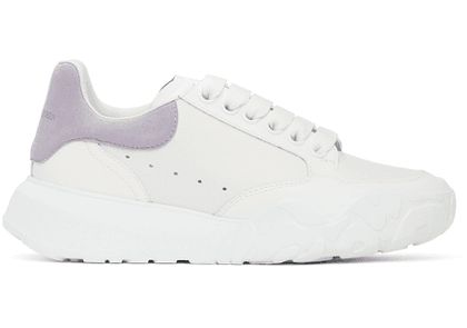 ALEXANDER MCQUEEN White & Purple Oversized Court Sneakers 網購價HK$ 3430 | 香港官網售價 HK$ 4200