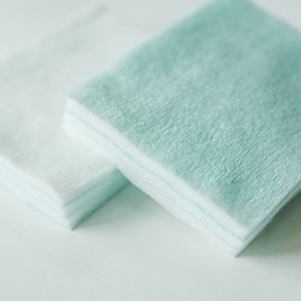 Benefique雙面棉｜770日元/180張：配合品牌的化妝棉使用，能更有效擦掉皮膚上的老廢物質，令化妝水的效果更顯著。