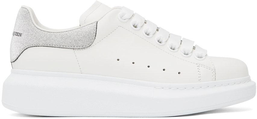 ALEXANDER MCQUEEN SSENSE Exclusive White & Silver Glitter Suede Tab Oversized Sneakers 現價2838 原價4300 (34% OFF) 