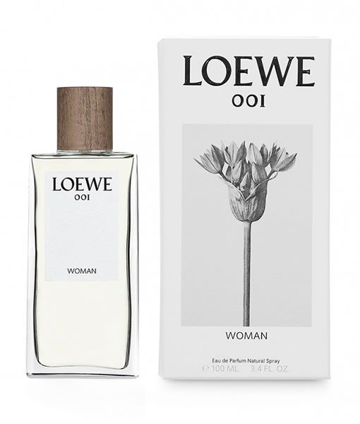 LOEWE 001 Woman EDP  HK$ 750 | 50ml 。 LOEWE於2016 年推出「001」香水系列，香調分為男女款式，被定名「為事後清晨」。
